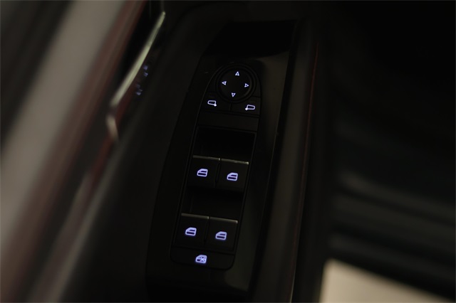 2024 Mazda Mazda3 2.5 s Carbon photo 4