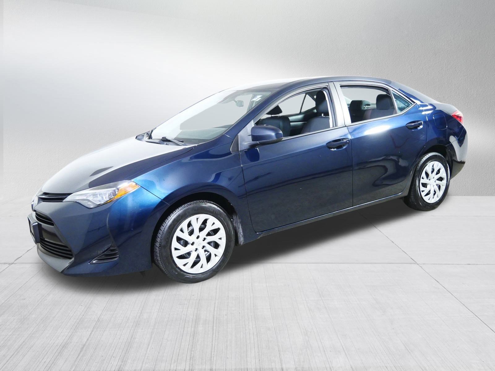 2019 Toyota Corolla LE photo 3