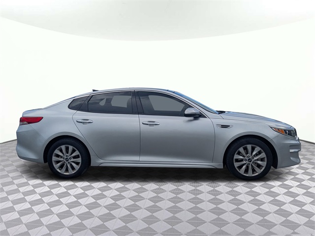 Used 2016 Kia Optima EX with VIN 5XXGU4L32GG111982 for sale in Lake City, FL
