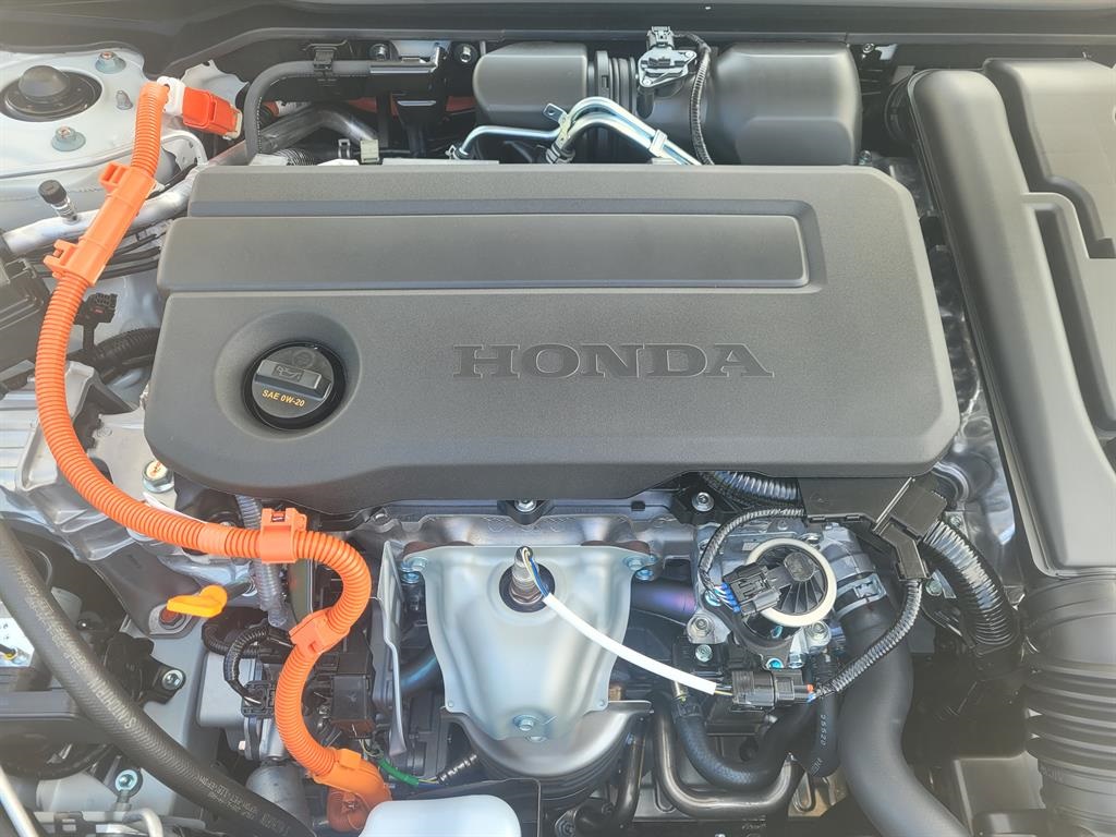2026 Honda Civic Hatchback Hybrid Sport photo 8