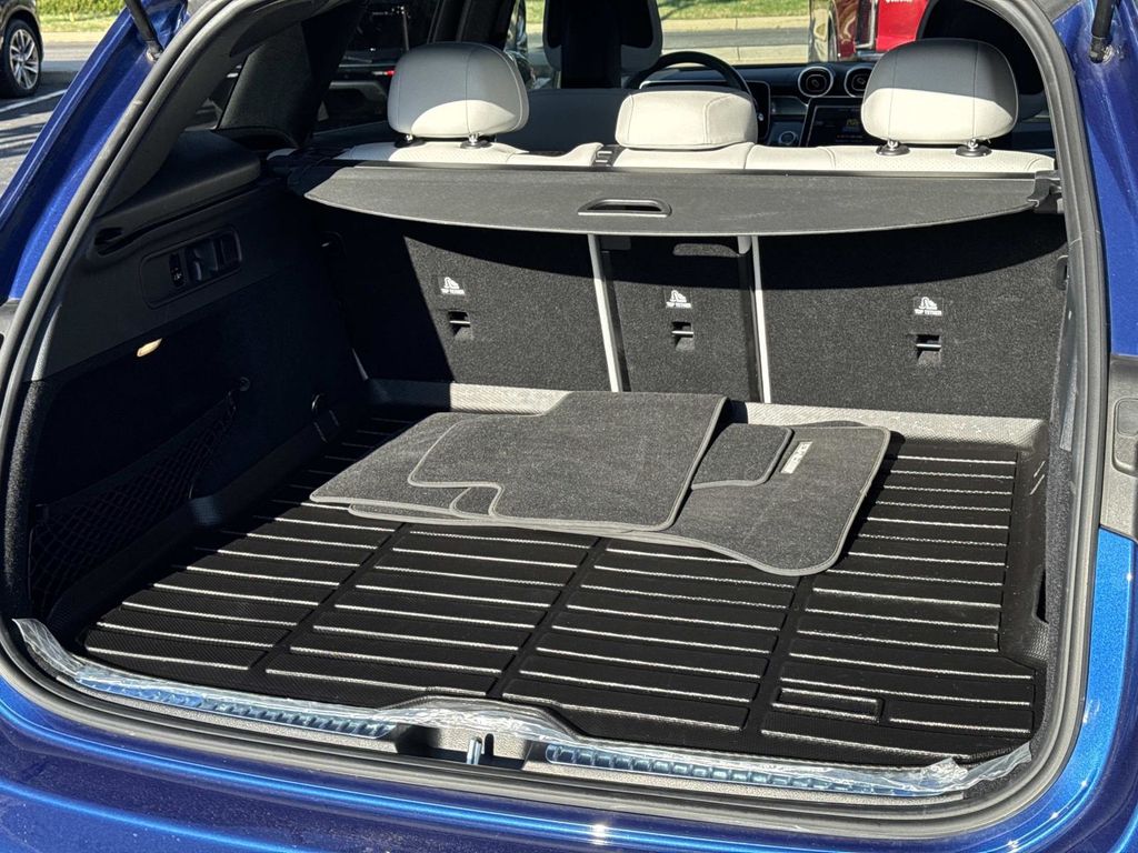 2024 Mercedes Benz GLC 300 4MATIC photo 4