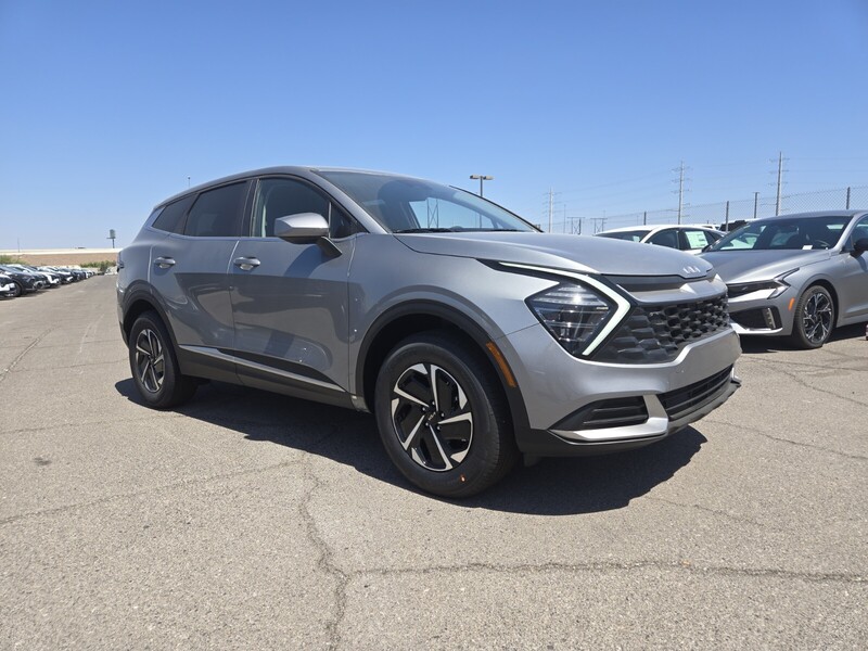 2025 Kia Sportage Hybrid LX photo 2