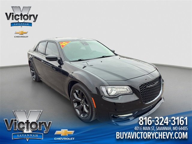 2021 Chrysler 300 Touring's photo