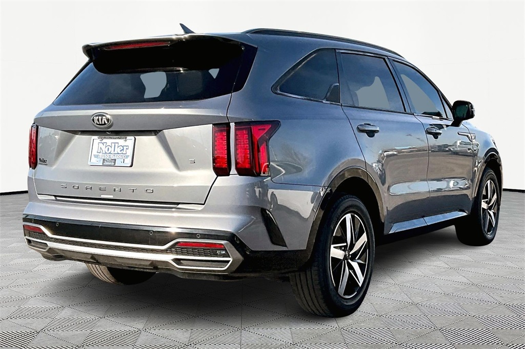 Used 2021 Kia Sorento S with VIN 5XYRL4LC5MG020515 for sale in Kansas City
