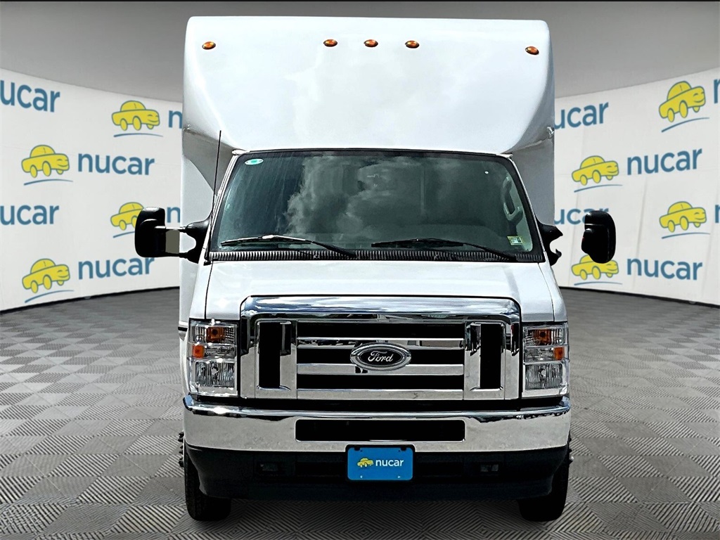 2025 Ford E-350 photo 2