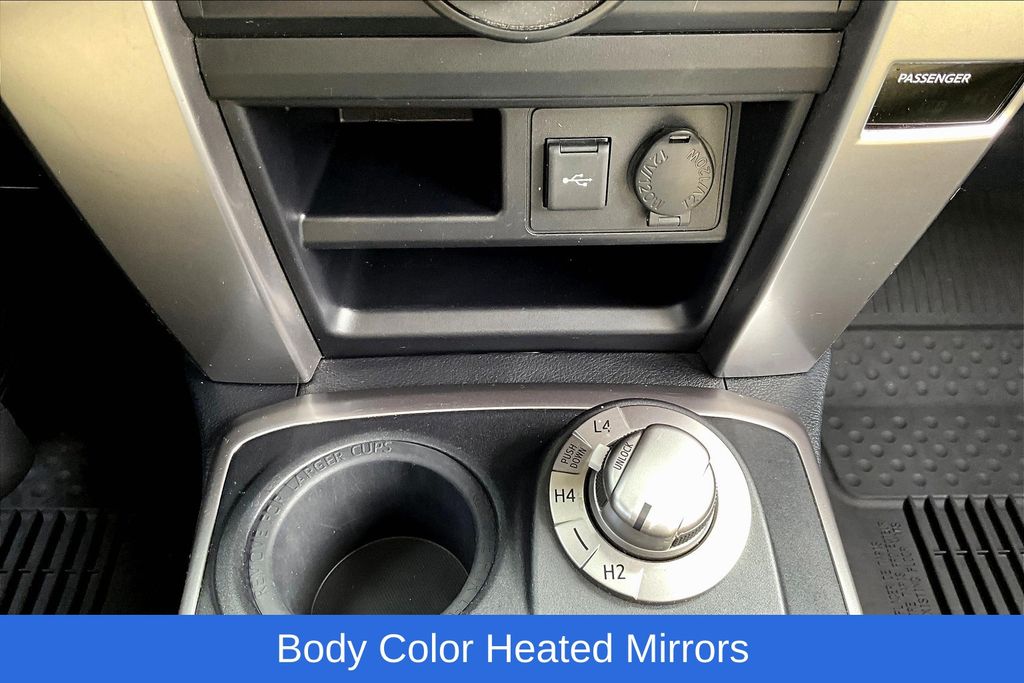 2020 Toyota 4Runner SR5 Premium photo 17