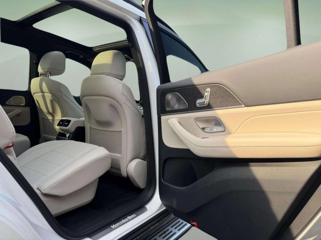 2025 Mercedes Benz GLS 450 4MATIC photo 13
