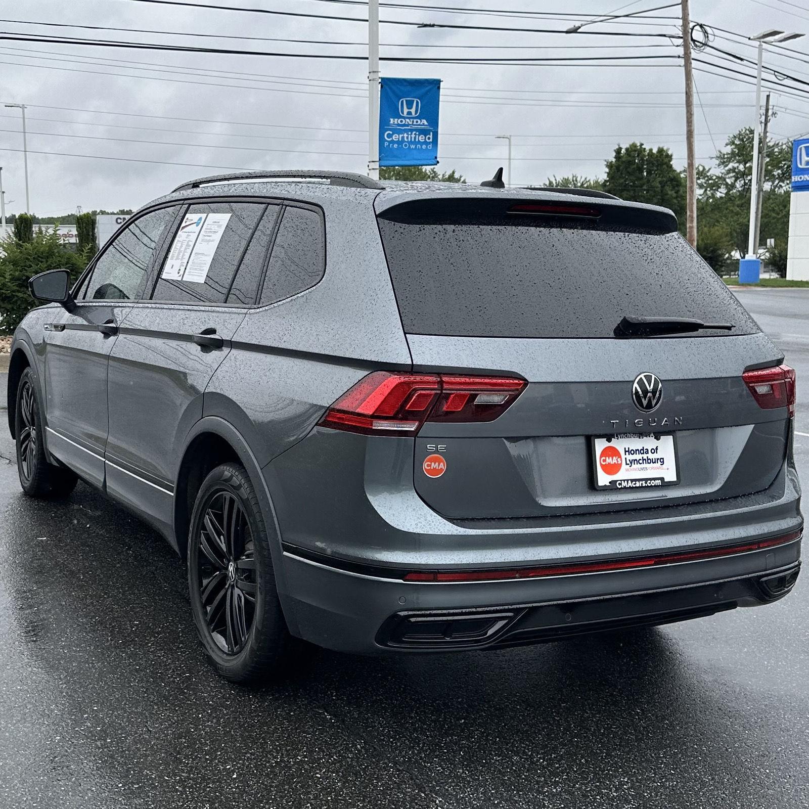2022 Volkswagen Tiguan SE R-Line Black photo 3