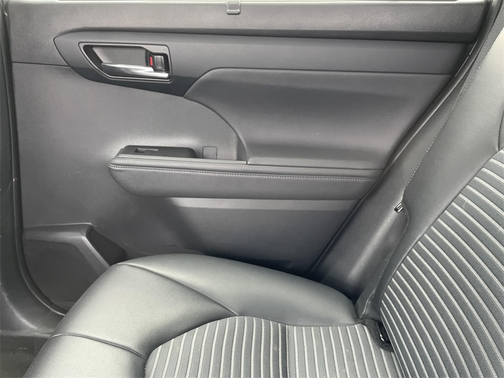 2024 Toyota Highlander XSE photo 16