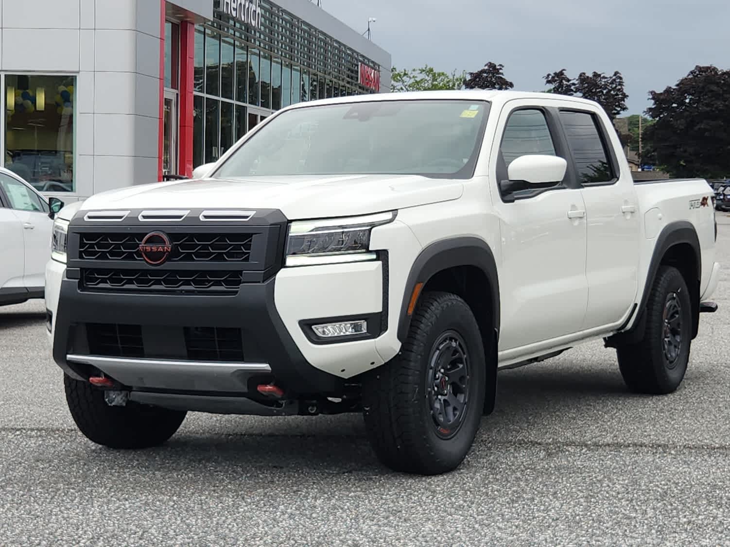 2025 Nissan Frontier PRO-4X's photo