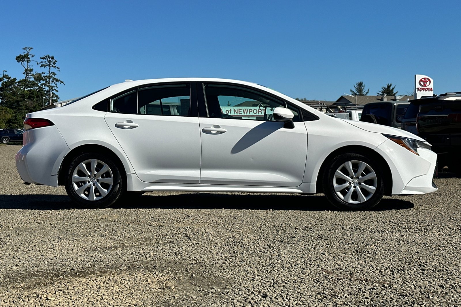 2021 Toyota Corolla LE photo 2