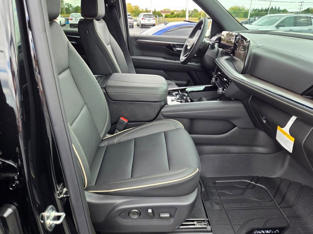 2025 Chevrolet Tahoe Premier photo 2
