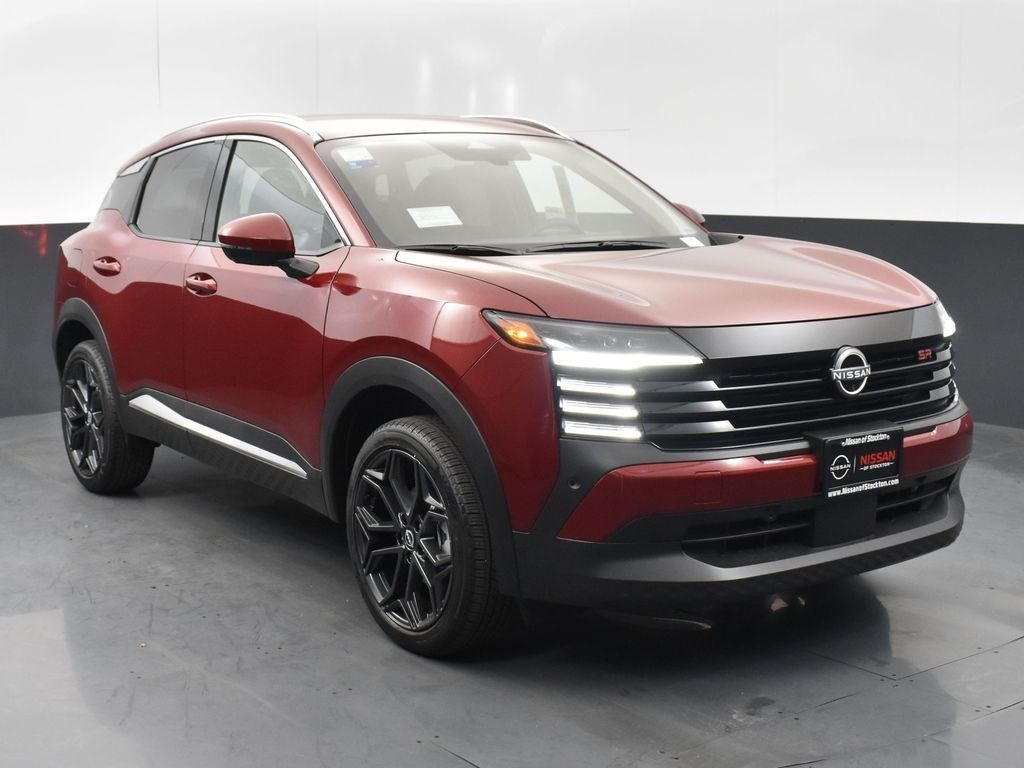 2025 Nissan Kicks SR's photo