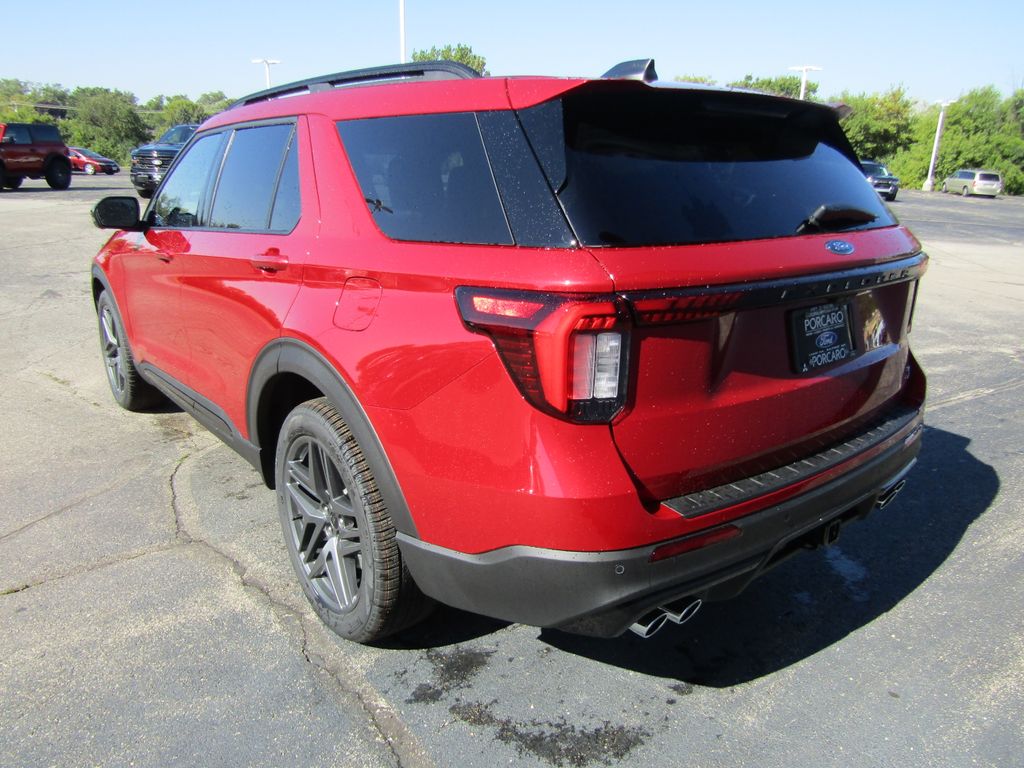 2025 Ford Explorer ST photo 5