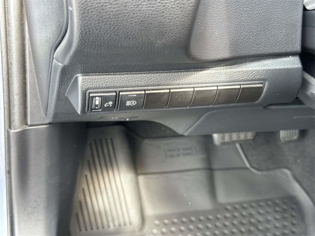 2024 Toyota Corolla LE photo 17