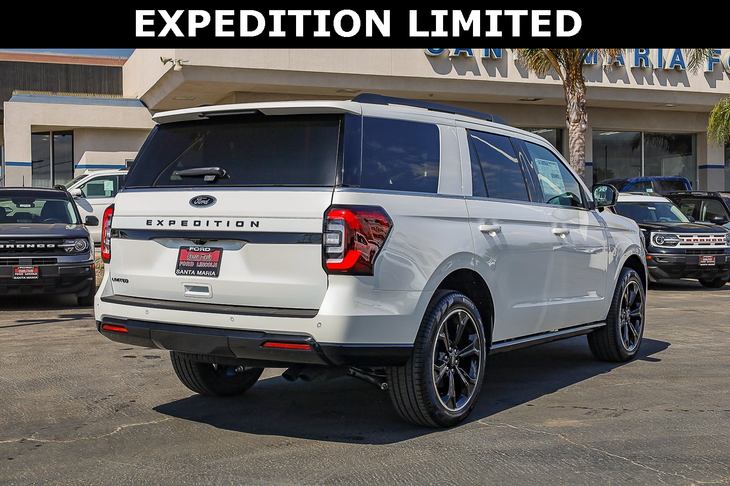 2024 Ford Expedition Limited photo 2