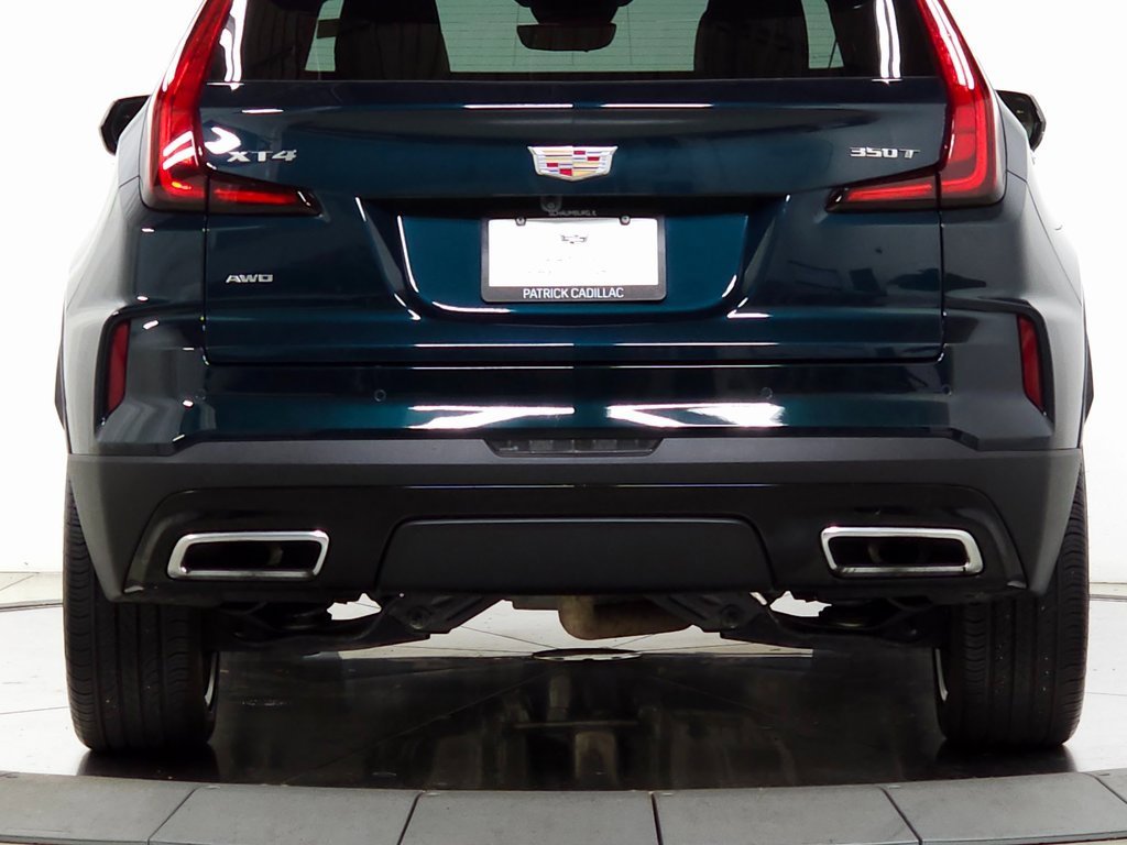 2025 Cadillac XT4 Premium Luxury photo 3