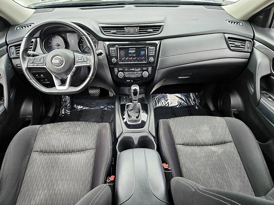 2019 Nissan Rogue SV photo 10