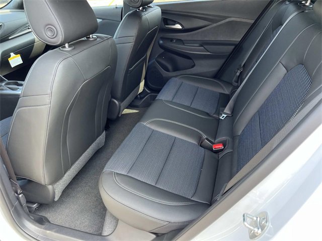 2025 Buick Envista Preferred photo 10