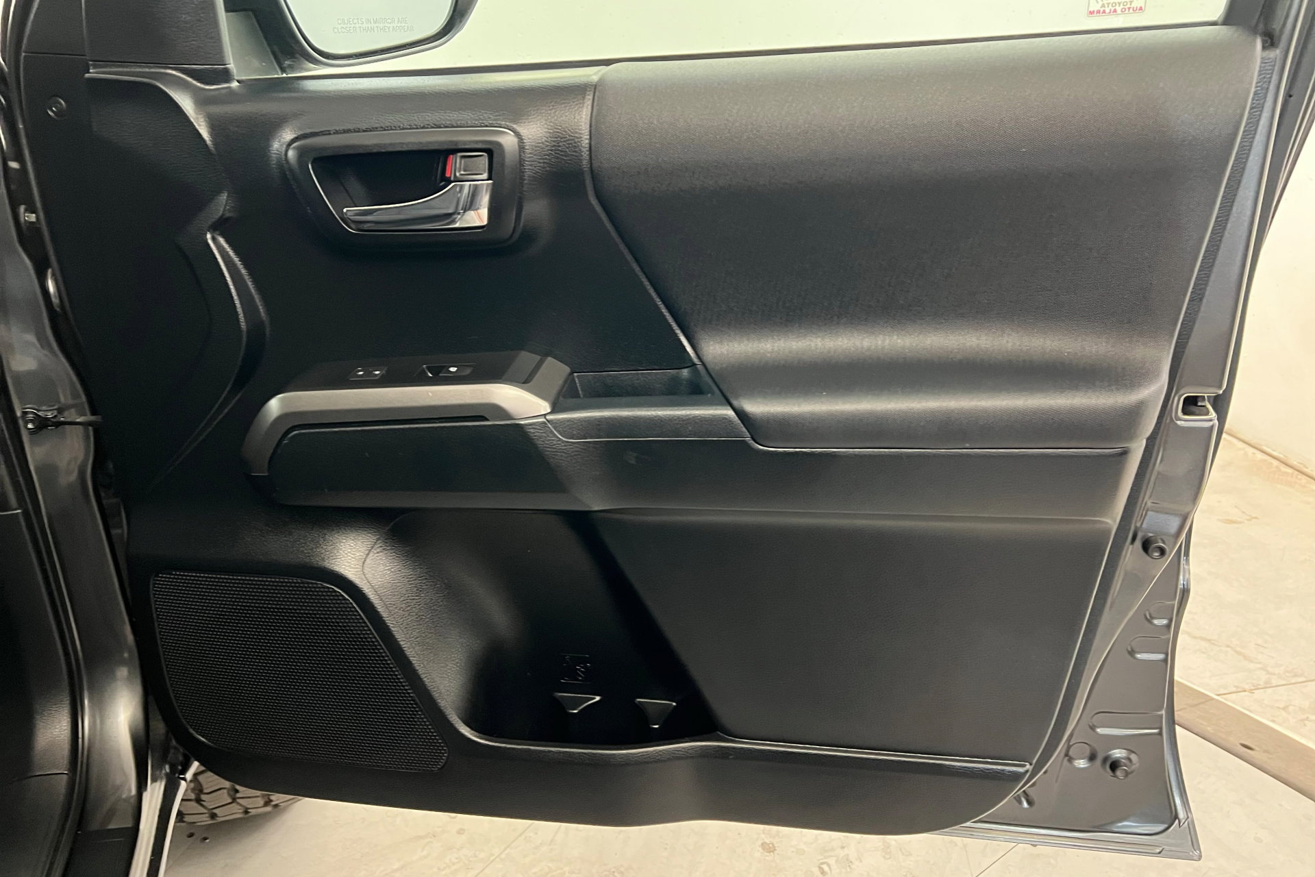 2016 Toyota Tacoma SR5 Sport TRD Pro photo 22