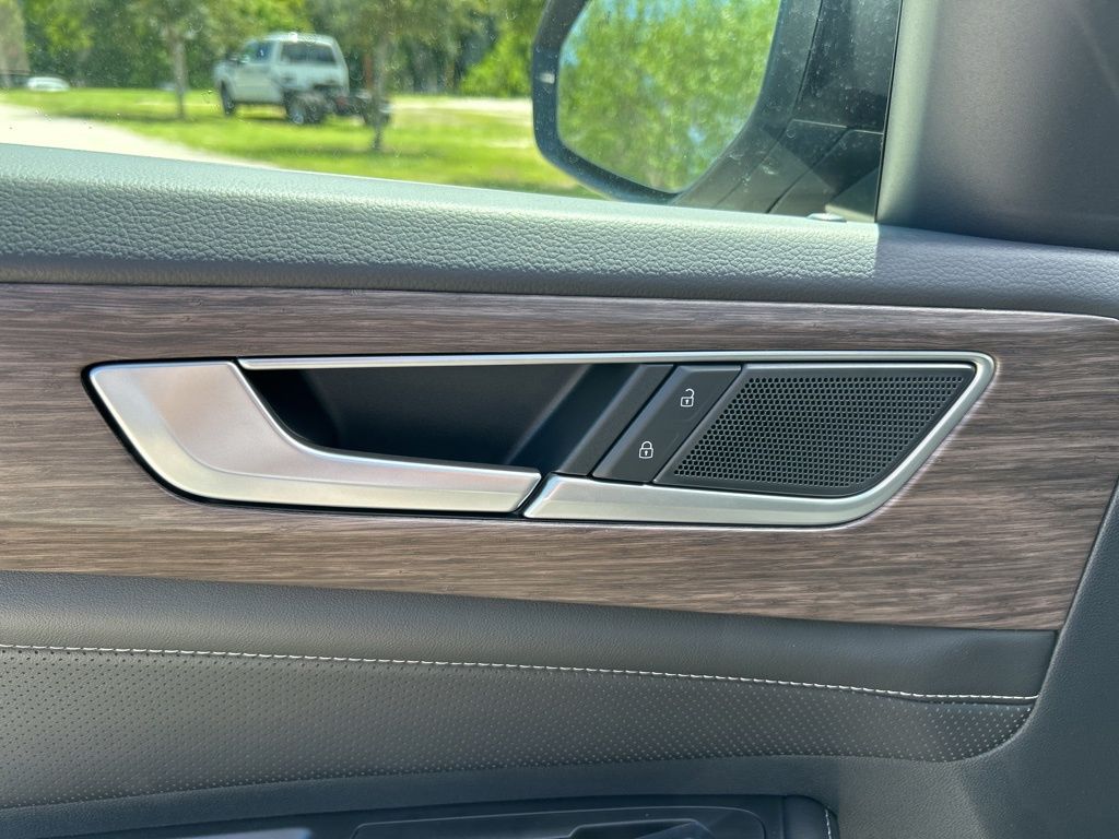 2026 Volkswagen Atlas SEL photo 12