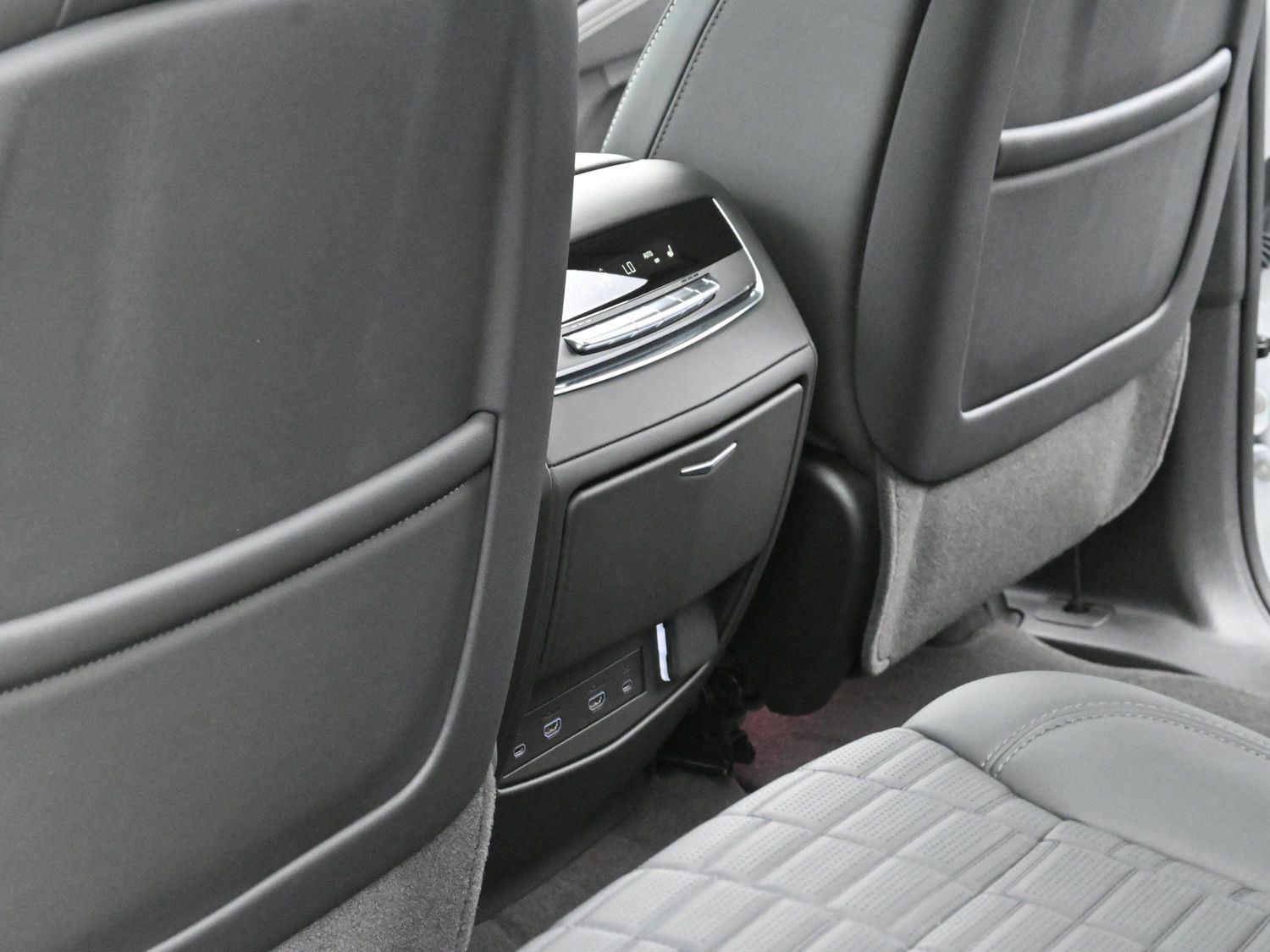 2025 Cadillac Escalade Sport Platinum photo 31