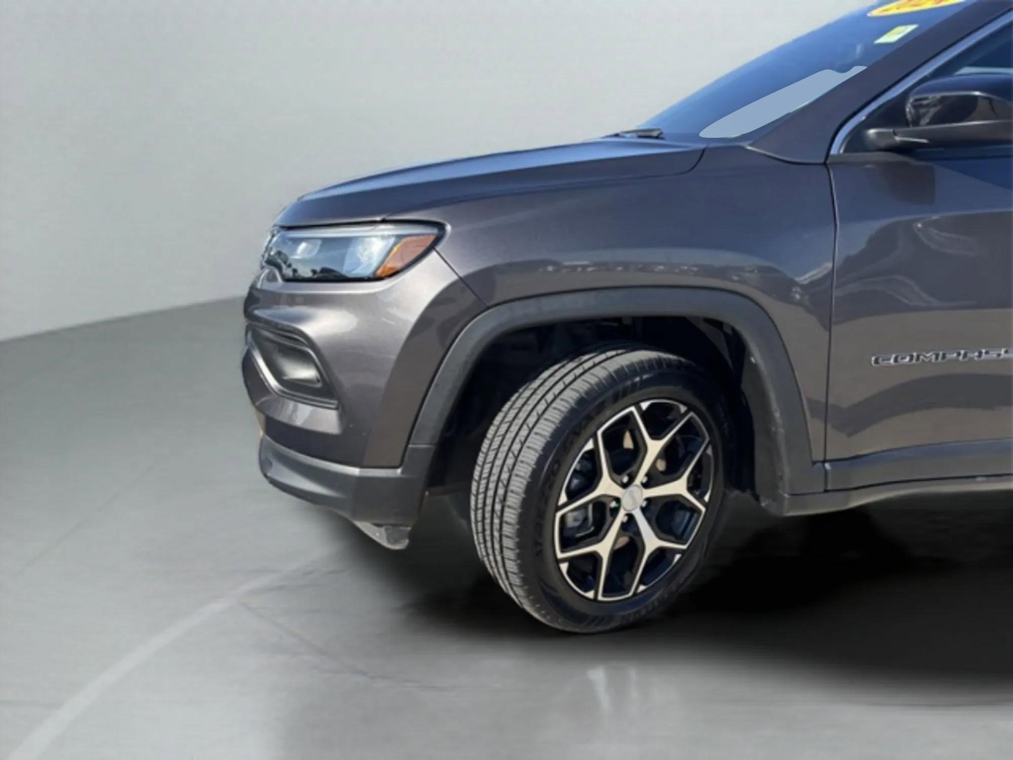 2024 Jeep Compass Latitude photo 24