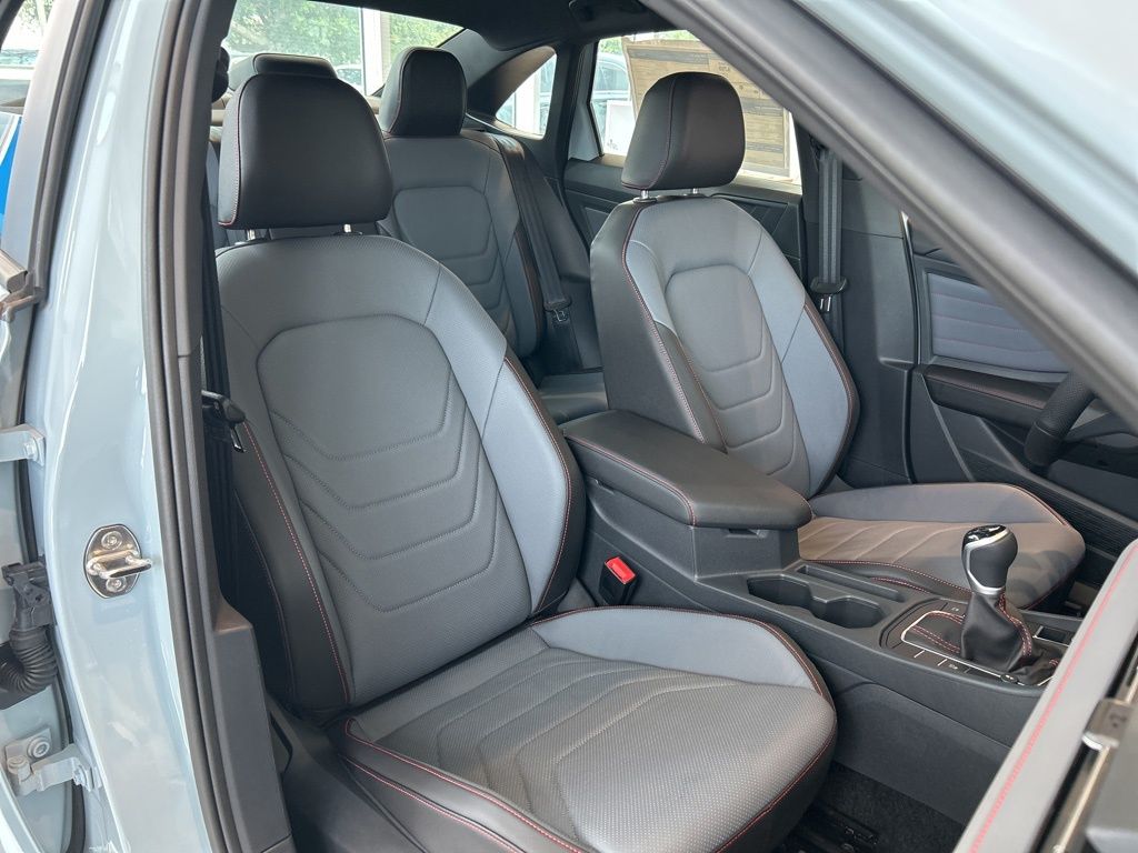 2025 Volkswagen Jetta GLI 2.0T Autobahn photo 36