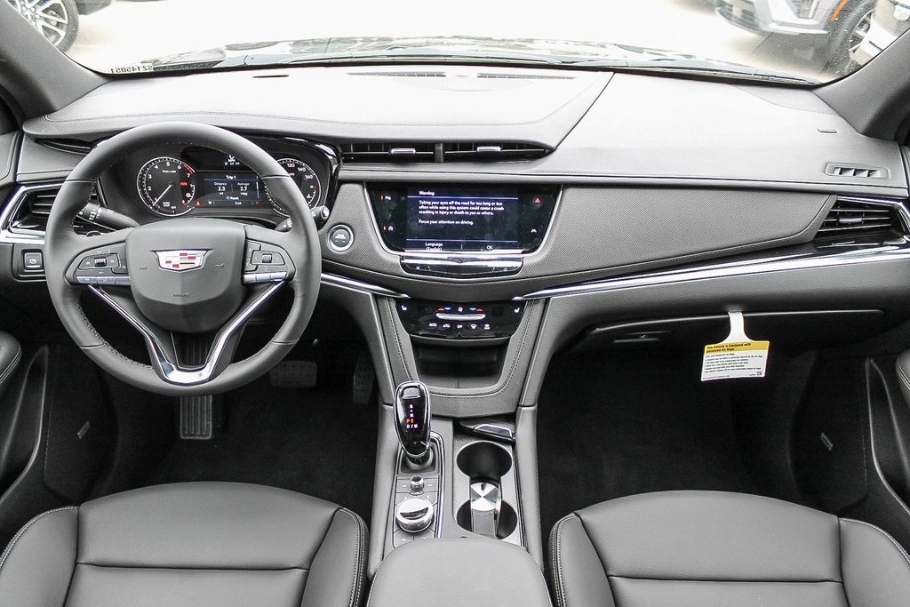 2025 Cadillac XT6 Luxury photo 8