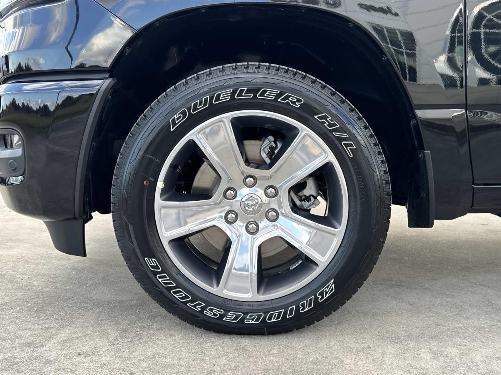 2025 Ram 1500 Tradesman photo 2