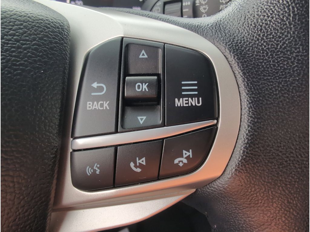 2023 Ford Explorer XLT photo 21