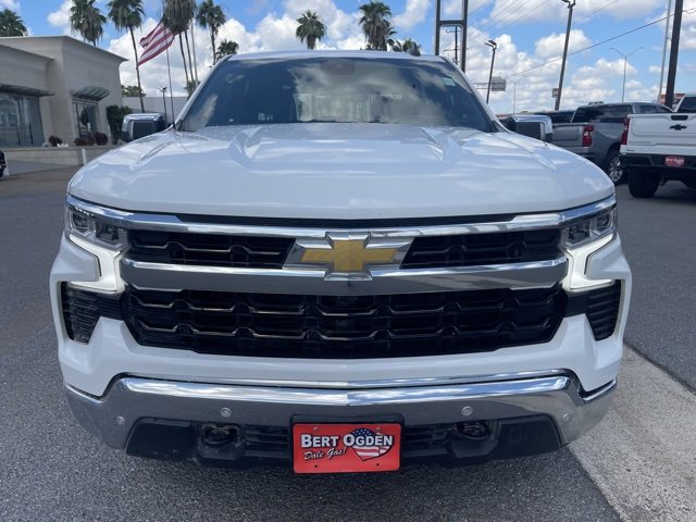 2024 Chevrolet Silverado 1500 LT photo 2