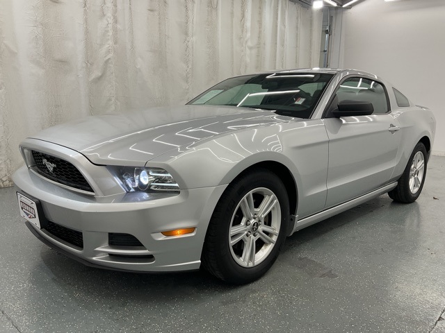 2013 Ford Mustang V6 photo 4