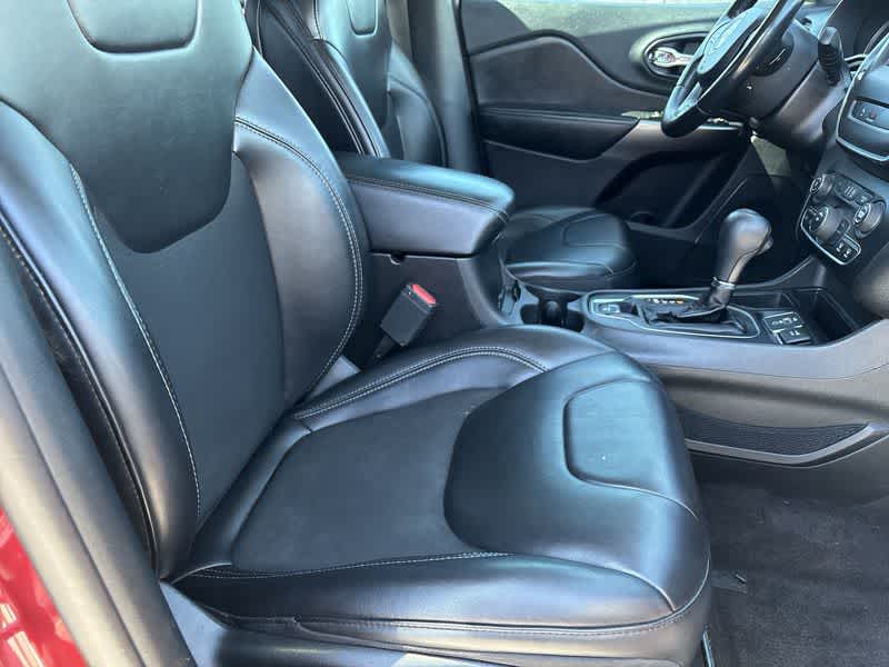 2019 Jeep Cherokee Latitude photo 16