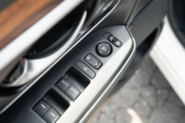 2022 Honda CR-V Hybrid EX-L photo 14