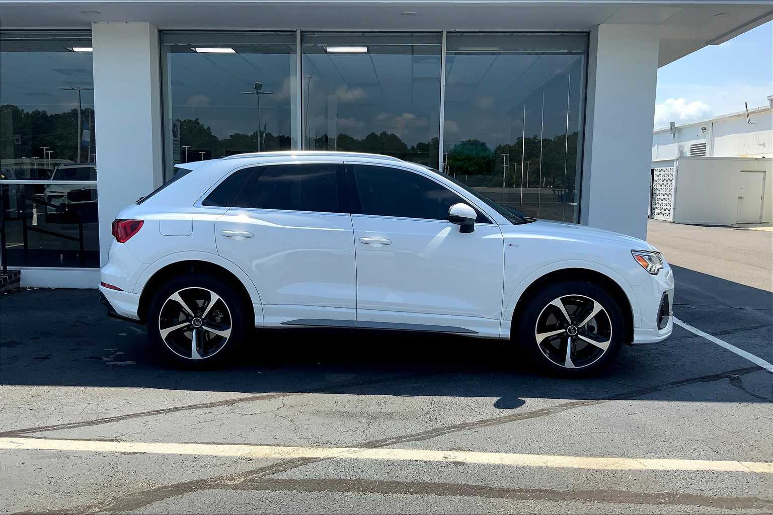 2022 Audi Q3 S line Premium Plus photo 30