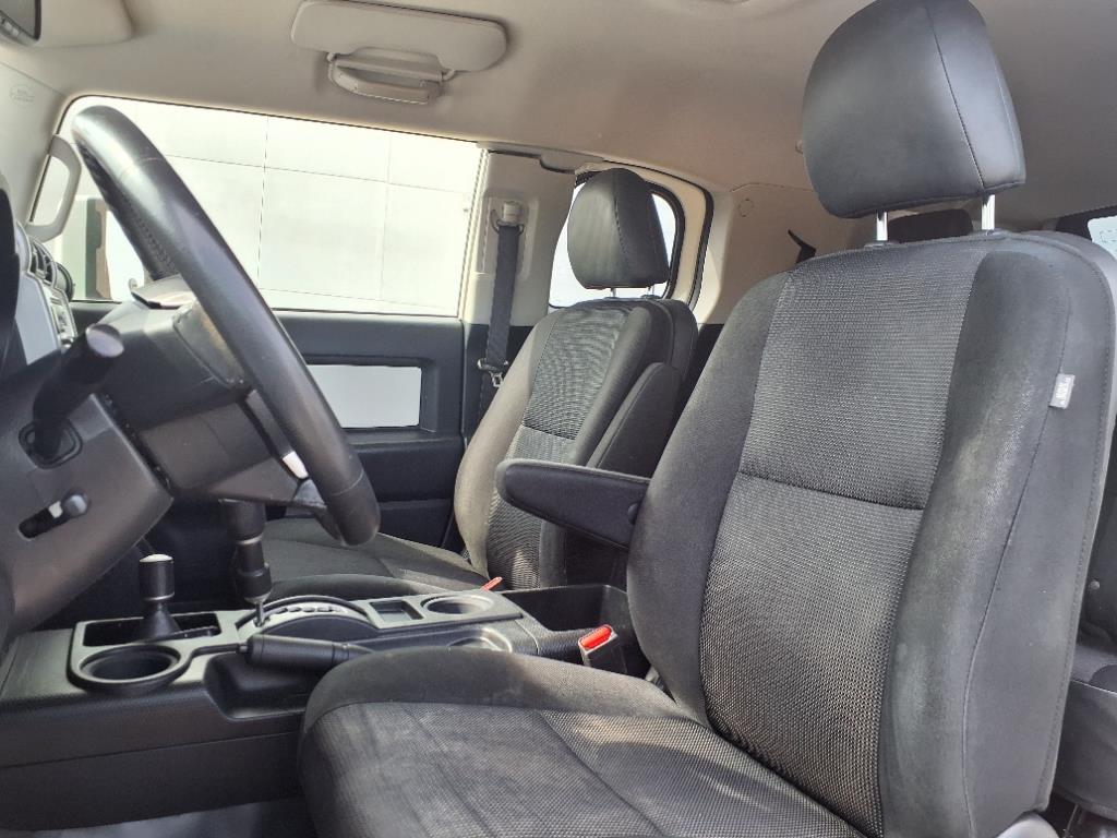 2014 Toyota FJ Cruiser Base photo 6