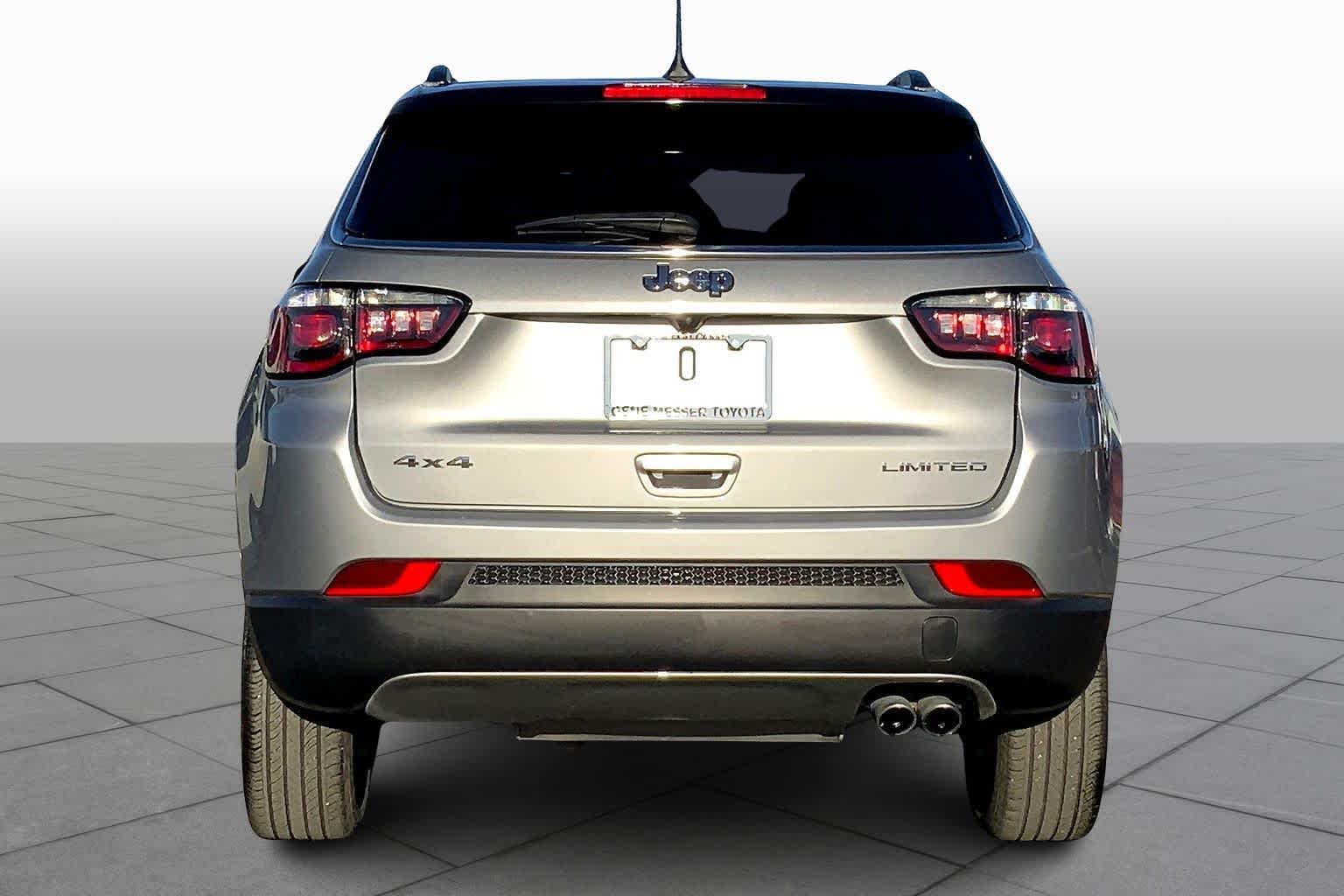 2022 Jeep Compass Limited photo 4