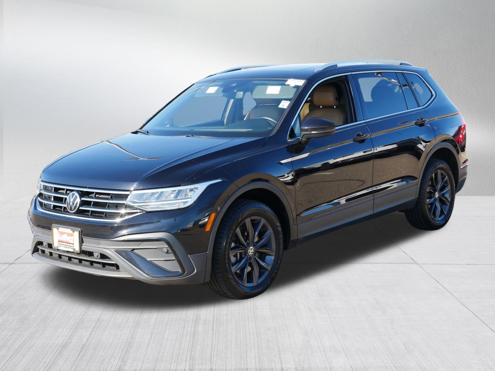 2022 Volkswagen Tiguan SE photo 2