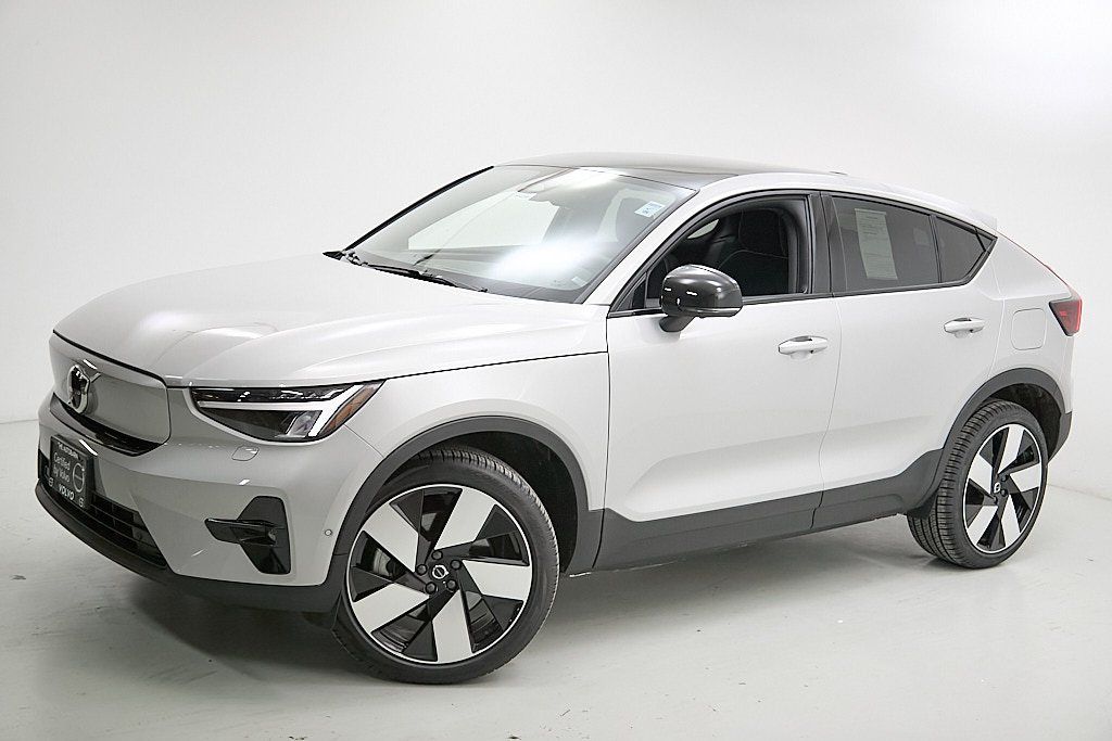 2023 VOLVO C40 - Image 2
