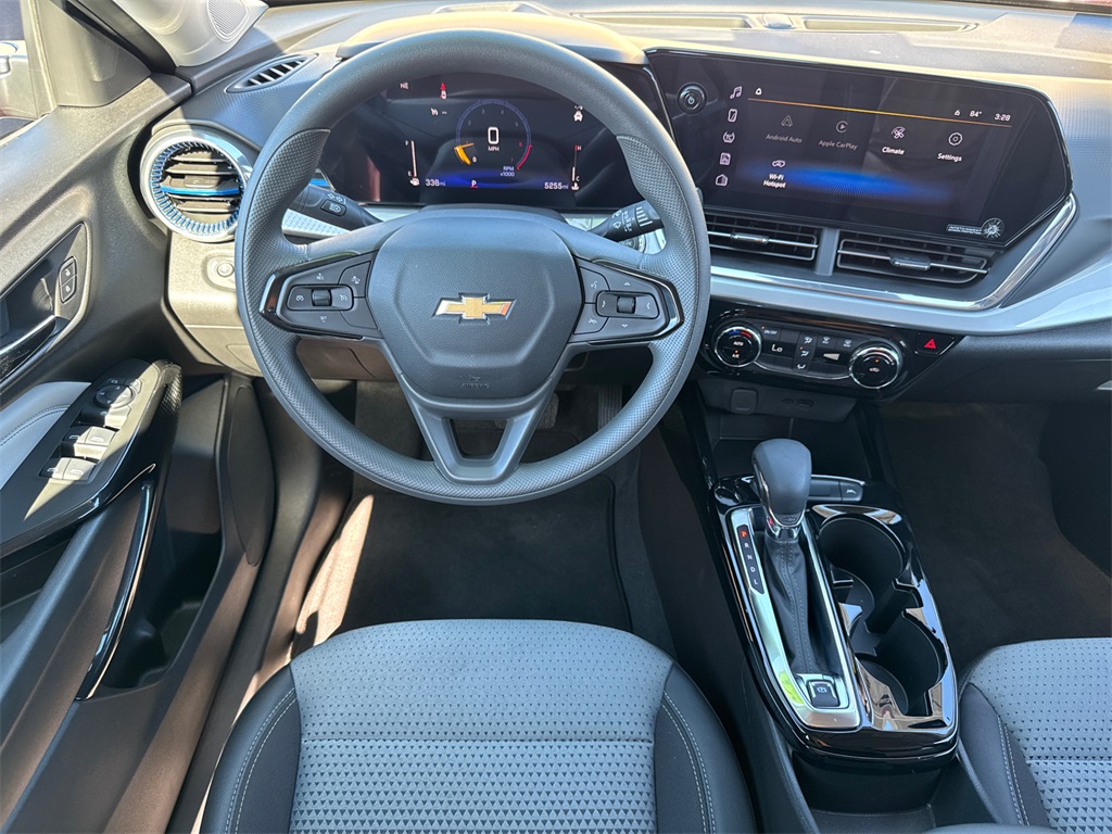 2025 Chevrolet Trax LT photo 19