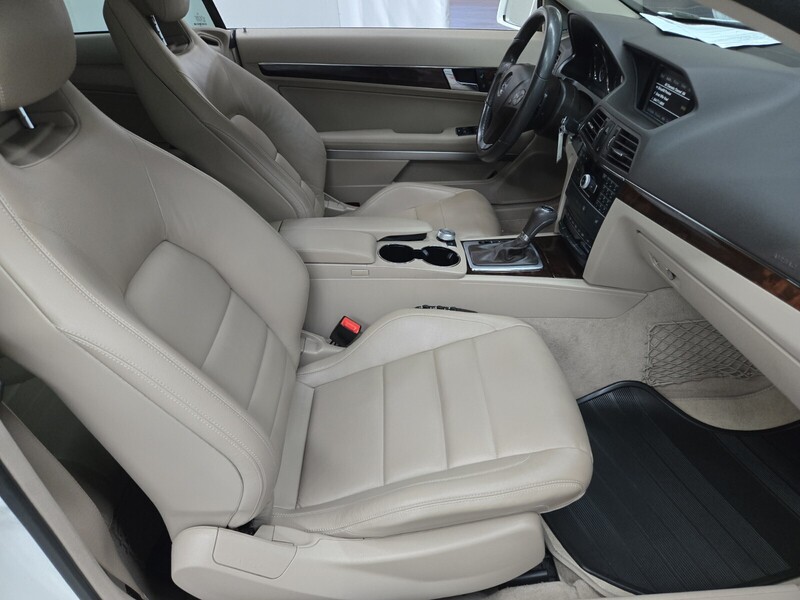 2011 Mercedes Benz E 350 photo 10