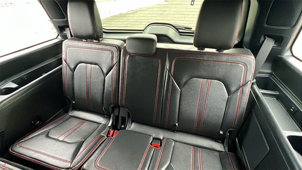 2022 Ford Expedition Limited photo 7