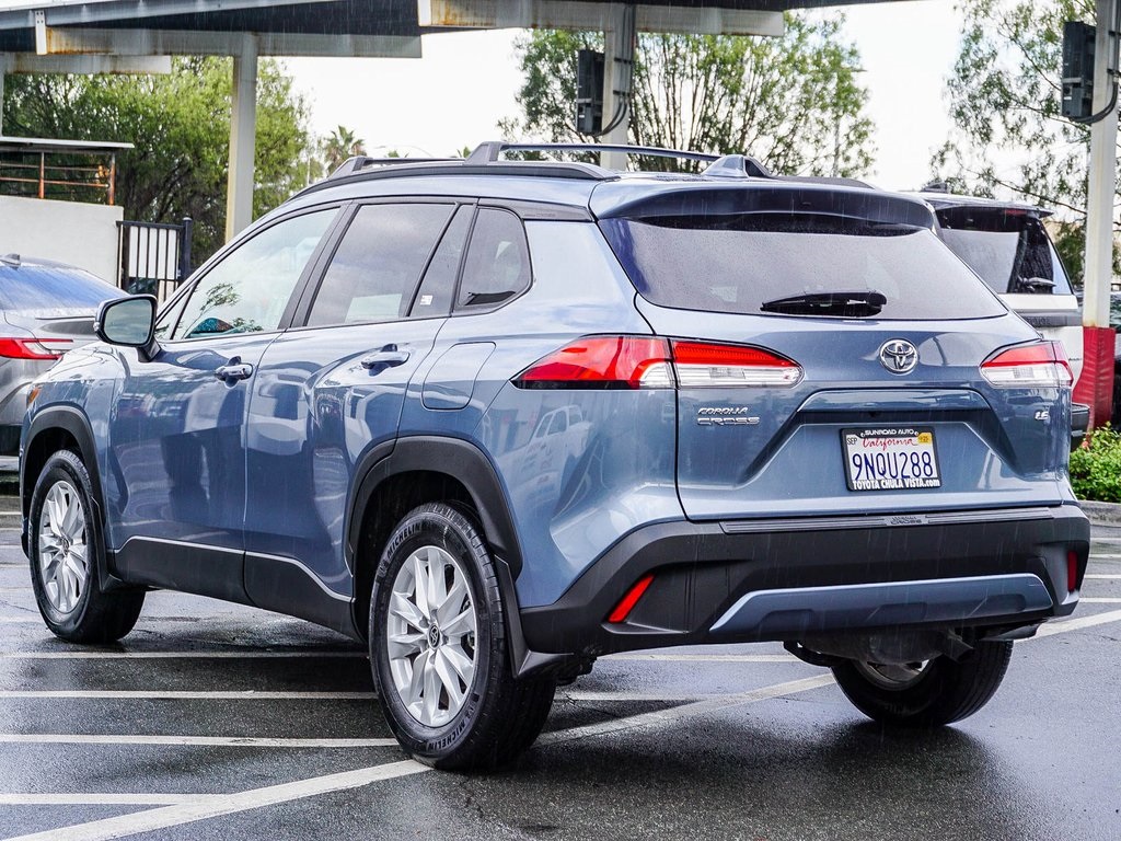 2024 Toyota Corolla Cross LE photo 3