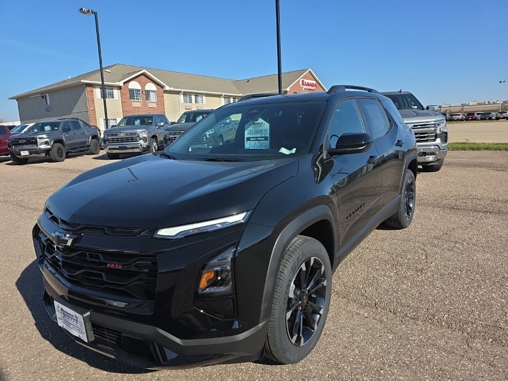 2026 Chevrolet Equinox RS photo 2