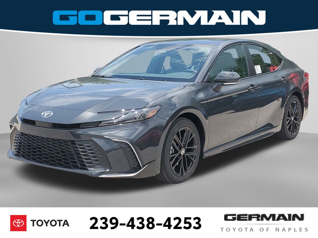 2025 Toyota Camry SE's photo