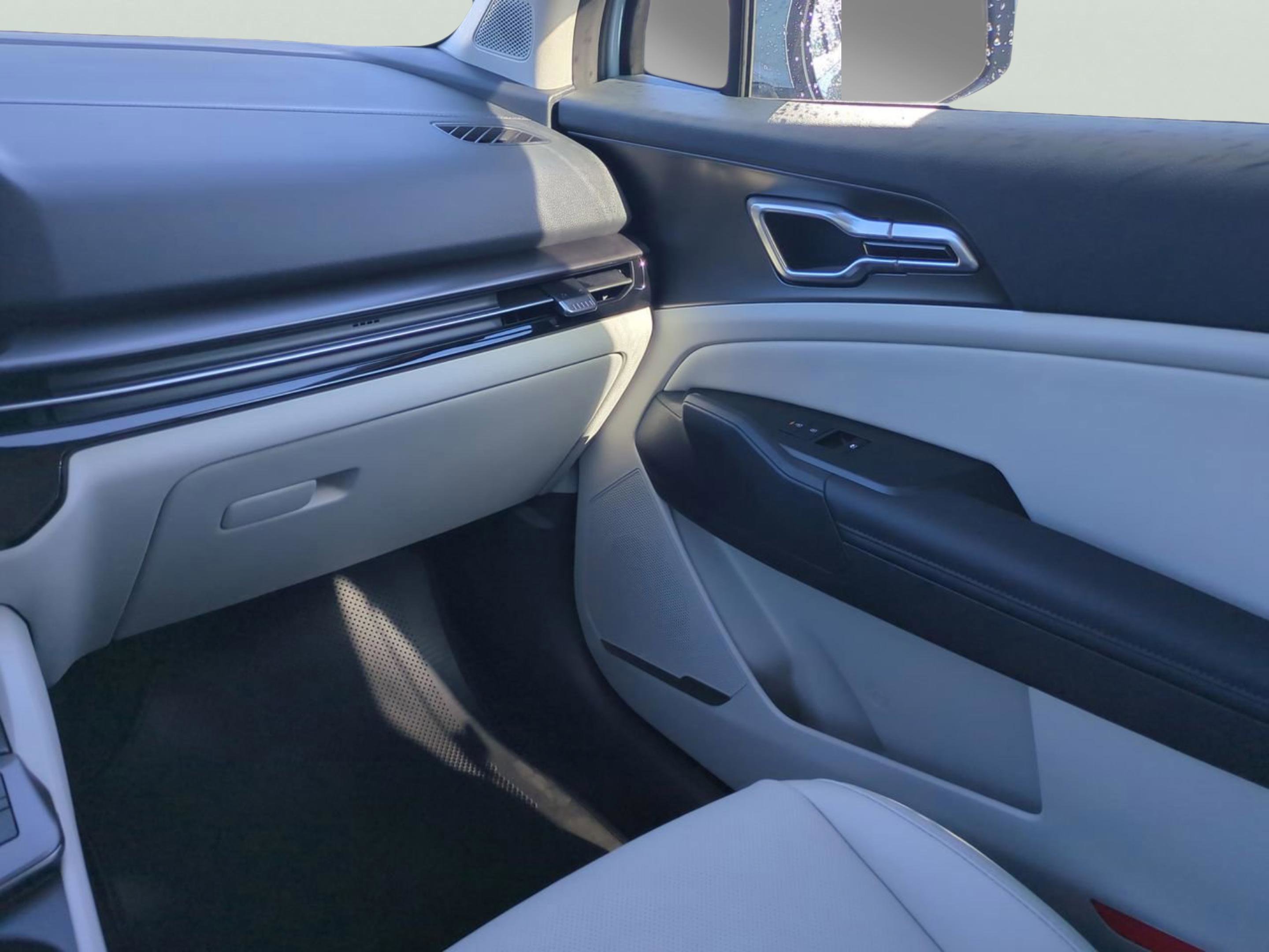 2026 Kia Sportage Hybrid EX photo 12