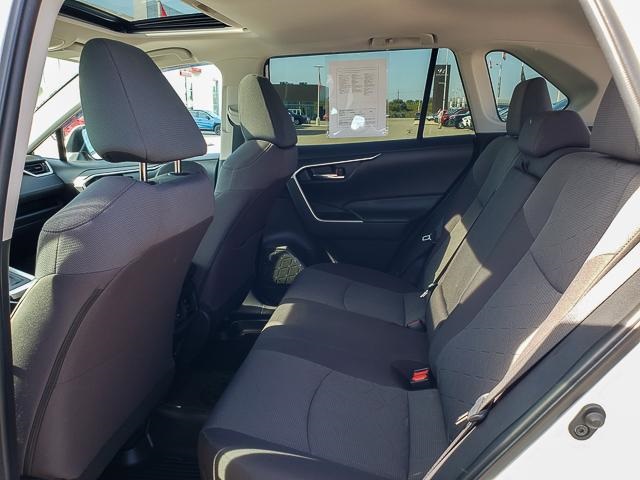 2022 Toyota RAV4 XLE photo 14