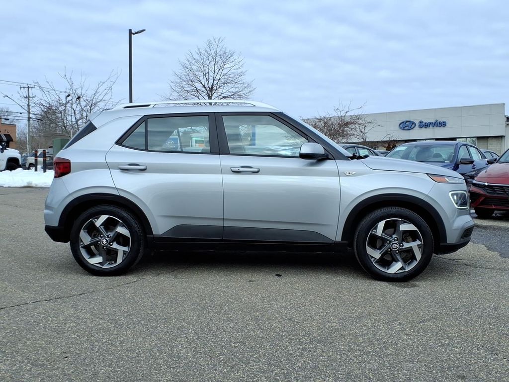 Used 2021 Hyundai Venue SEL with VIN KMHRC8A31MU100186 for sale in Torrington, CT