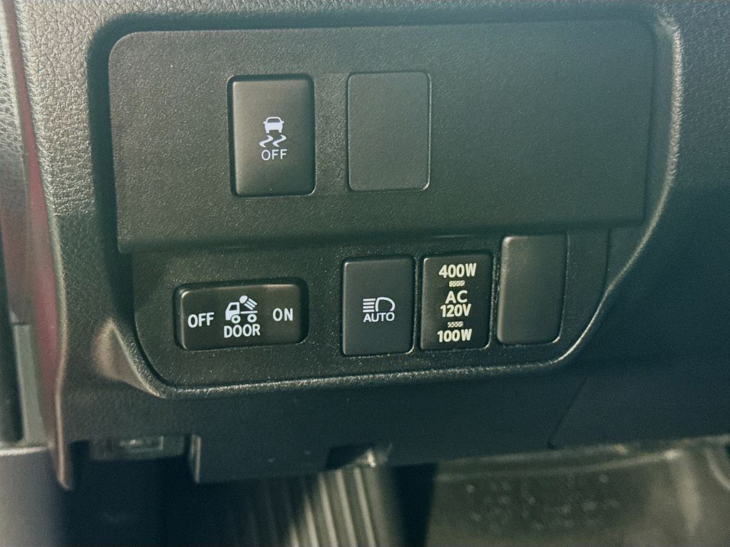 2021 Toyota Tacoma TRD photo 9